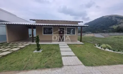 Casa de condom&#205;nio - 3 quartos ( 1 su&#205;te ) - 1&#170; loca&#199;&#195;o