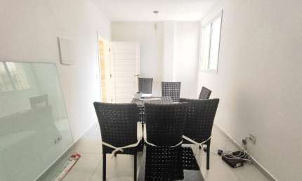 Casa Sobreposta baixa de 2 dormitórios(quartos) e quintal Santa Maria em Santos