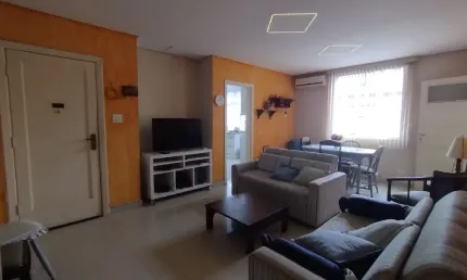 Apartamento 2 dormitórios na orla da praia em Santos