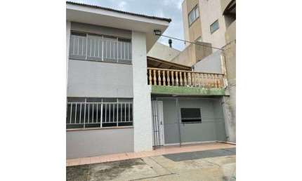 Casa com 2 quartos para alugar na Rua Miguel Couto, 14, Orfãs, Ponta Grossa