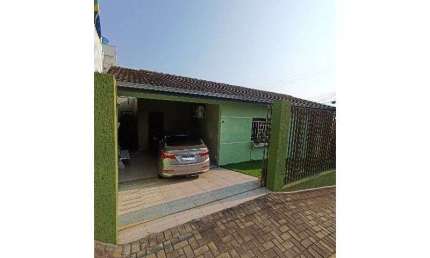 Casa com 3 quartos para alugar na Rua Doutor Colares, 913, Centro, Ponta Grossa