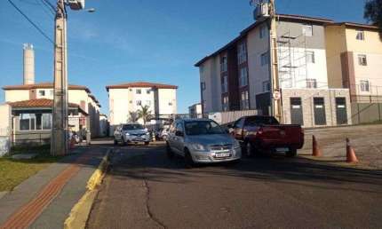 Apartamento com 2 quartos para alugar na Rua Jacob Faintyck, Uvaranas, Ponta Grossa