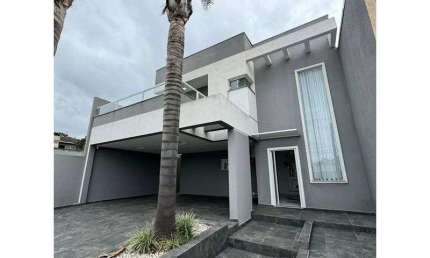 Casa com 3 quartos para alugar na Rua Jaguariaíva, 174, Uvaranas, Ponta Grossa