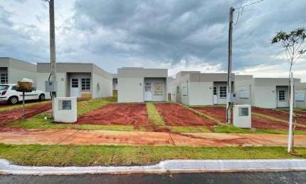 Casa com 2 quartos para alugar na Rua Augusto Ribas 802, 50, Uvaranas, Ponta Grossa