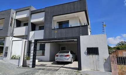 Casa com 3 quartos para alugar na Rua Assaí, 27, Uvaranas, Ponta Grossa