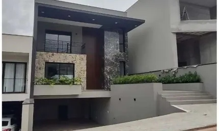 Sobrado no Condomínio Vale dos Vinhedos - Colônia Dona Luiza - Ponta Grossa - Pr