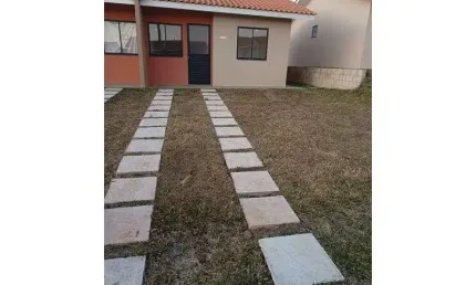 Casa com 2 quartos para alugar na Rua Arno Wolf, Colônia Dona LuÍza, Ponta Grossa