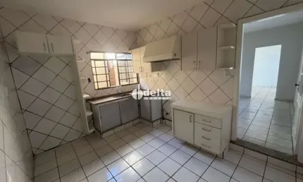 Casa residencial  disponível para venda no bairro Tibery em Uberlândia-MG