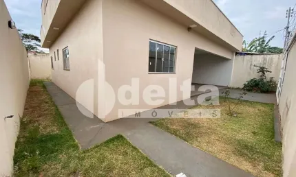 Casa residencial disponível para locação e venda no bairro Tibery em Uberlândia-MG