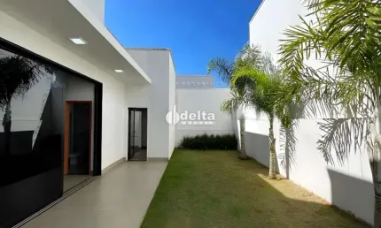 Casa residencial disponível para locação bairro Alto Umuarama em Uberlândia-MG