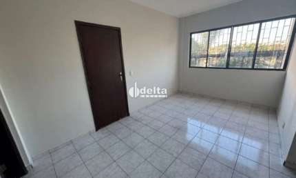 Apartamento disponível para locação e venda no bairro Presidente Roosevelt em Uberlândia-MG