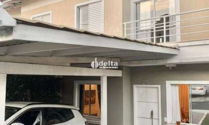 Casa no condomínio Village Unique disponível para locação e venda em Uberlândia-MG