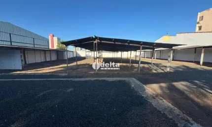 Terreno disponível para locação no bairro Brasil em Uberlândia-MG
