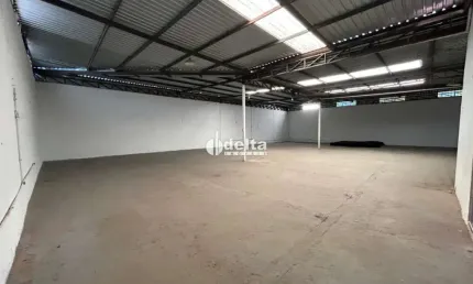 Galpão disponível para locação e venda no bairro Morumbi em Uberlândia-MG