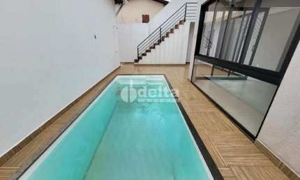 Casa disponível para venda no bairro Nova Uberlândia em Uberlândia MG