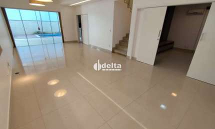 Casa no Condomínio Jardins Barcelona disponível para locação em Uberlândia-MG