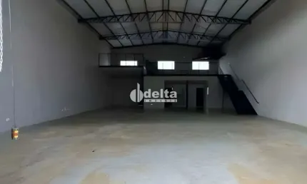 Galpão disponível para locação no bairro Novo Mundo em Uberlândia-MG