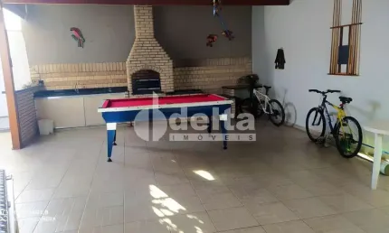 Casa residencial disponível para locação e venda no bairro Morada da Colina em Uberlândia-MG