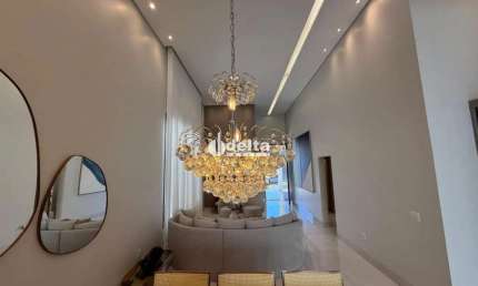 Casa no condomínio Varanda Sul disponível para Locação no bairro Shopping Park em Uberlândia-MG