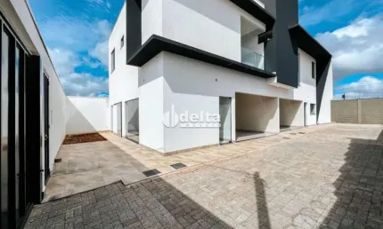 Casa residencial disponível para locação no bairro Novo Mundo em Uberlândia-MG