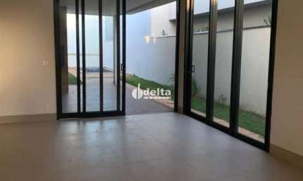Casa no condomínio Varanda Sul disponível para Locação no bairro Shopping Park em Uberlândia-MG