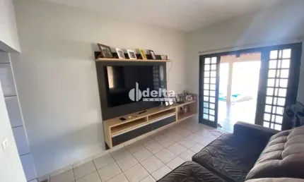 Casa disponível para Locação no bairro Nova Uberlândia em Uberlândia-MG