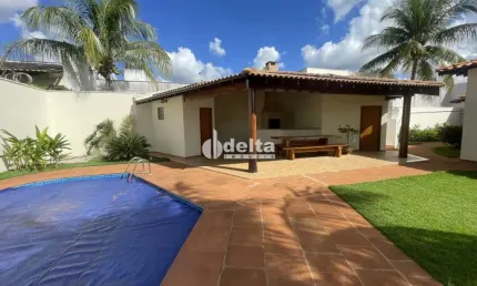 Casa residencial disponível para locação no bairro Morada da Colina em Uberlândia-MG.