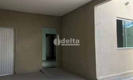 Casa residencial e comercial disponível para locação e venda no bairro Fundinho em Uberlândia-MG
