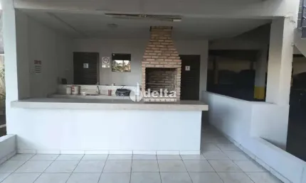Cobertura disponível para locação e venda no bairro Martins em Uberlândia-MG