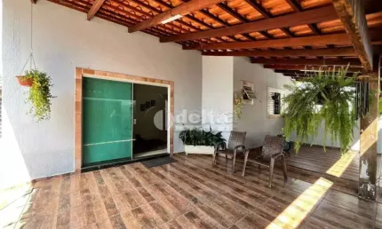 Casa disponível para venda no bairro Chácaras Tubalina e Quartel em Uberlândia-MG