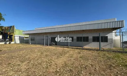 Galpão comercial disponível para locação no bairro marta helena em uberlândia-mg