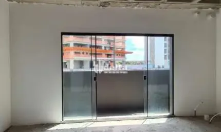 Sala Comercial disponível para locação  no bairro Karaíba em Uberlândia-MG