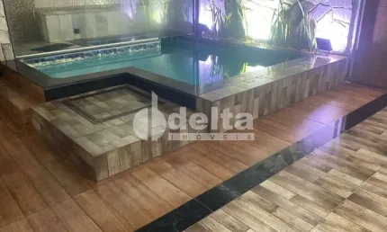Casa residencial disponível para venda no bairro Jardim Inconfidência em Uberlândia-MG