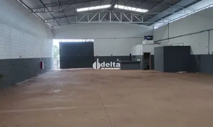 Galpão disponível para locação no bairro Distrito Industrial em Uberlândia-MG