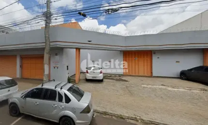 Loja disponível para locação no bairro daniel fonseca em uberlândia-mg.