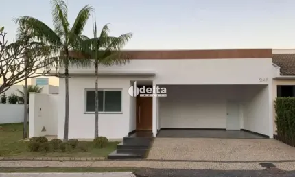 Casa em condomínio disponível para locação na Zona Sul em Uberlândia-MG