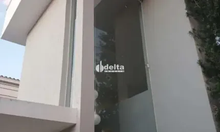 Casa no condomínio Paradiso Ecológico disponível para Locação no bairro Granja Marileusa em Uberlândia-MG