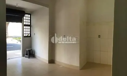 Loja disponível para locação no bairro Santa Mônica em Uberlândia - MG