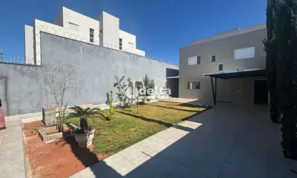 Casa disponível para locação no bairro Novo Mundo em Uberlândia-MG