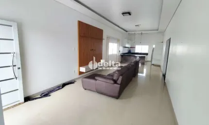 Casa residencial disponível para locação no bairro Jardim Inconfidência em Uberlândia-MG.