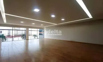 Loja disponível para locação no bairro jardim patrícia em uberlândia-mg.