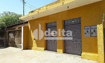 Loja disponível para locação no bairro Martins em Uberlândia-MG.
