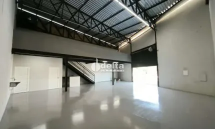 Galpão disponível para locação no bairro Jardim Europa em Uberlândia-MG