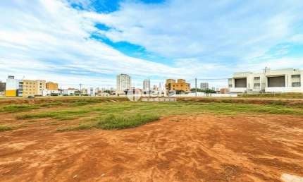 Terreno com 400m² disponível para locação no bairro Nossa Senhora Aparecida em Uberlândia-MG