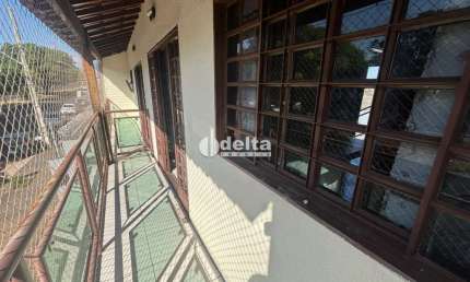 Prédio disponível para locação no bairro Santa Luzia em Uberlândia-MG