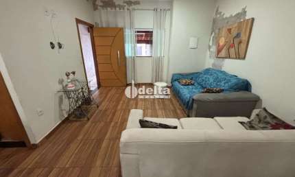 Casa residencial disponível para Locação no bairro Custódio Pereira em Uberlândia-MG.