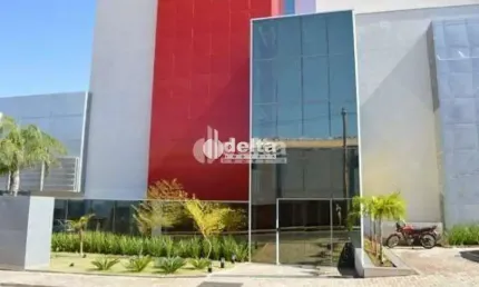 Sala comercial disponível para locação no bairro Brasil em Uberlândia-MG