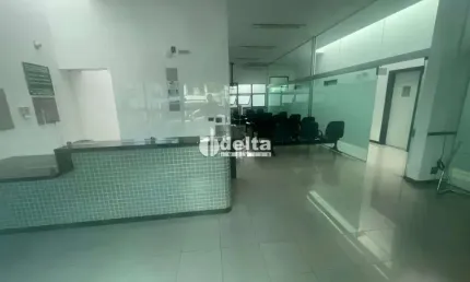 Imóvel para clínica disponível para locação no bairro tabajaras em uberlândia-mg.
