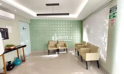 Casa comercial disponível para locação e venda no bairro Nossa Senhora Aparecida em Uberlândia-MG