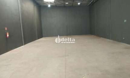 Galpão Comercial disponível para locação  no bairro Custódio Pereira em Uberlândia-MG
